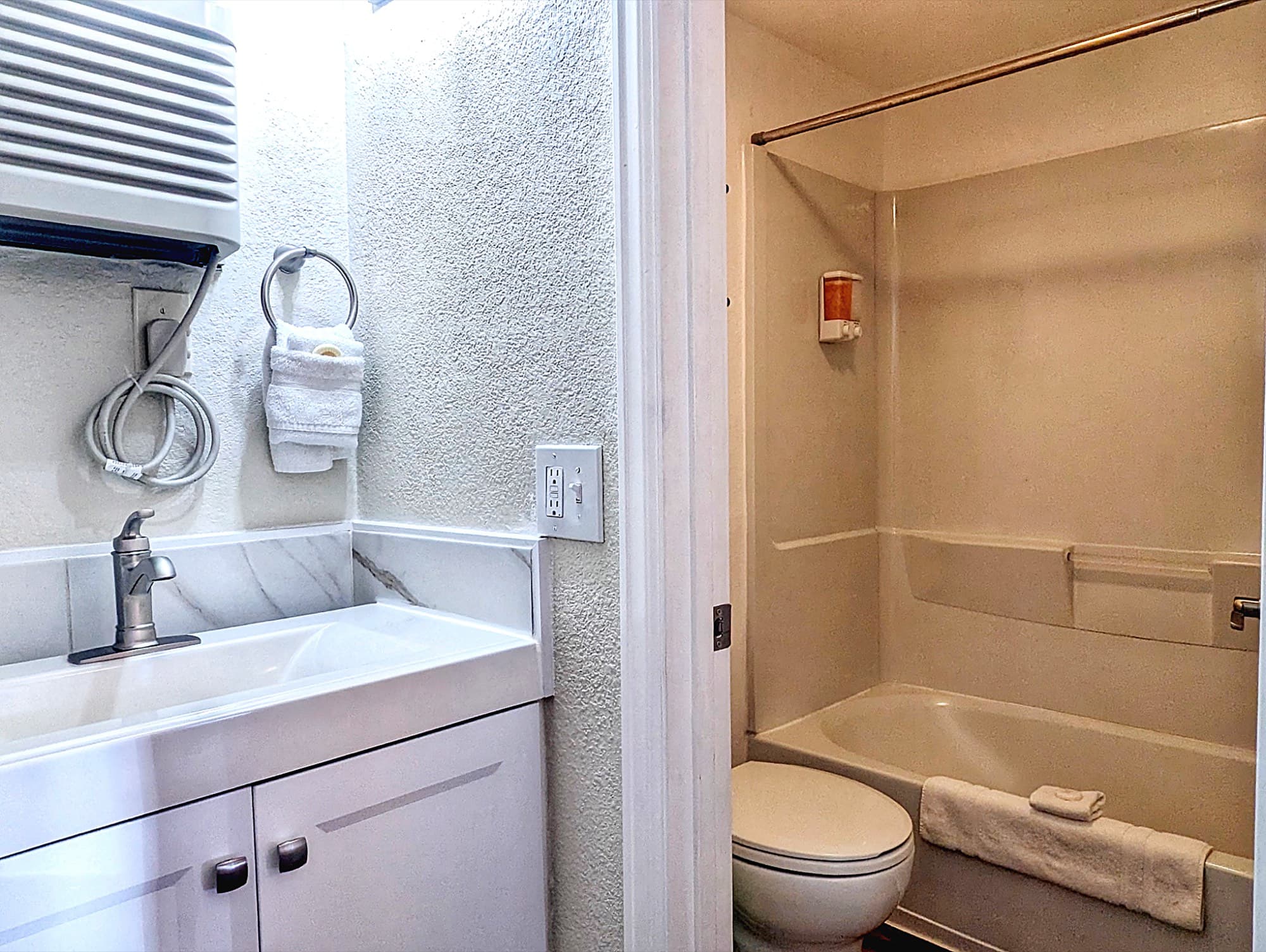 Queen Rooms at the Fountain Creek Inn, photo 2 of 2